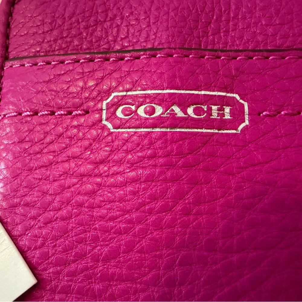 NWT COACH Hot Pink Pebbled Leather Wristlet. - Picture 2 of 6